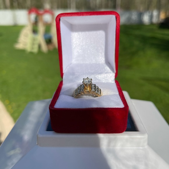 0.85 carat diamond engagement ring - Picture 4 of 6